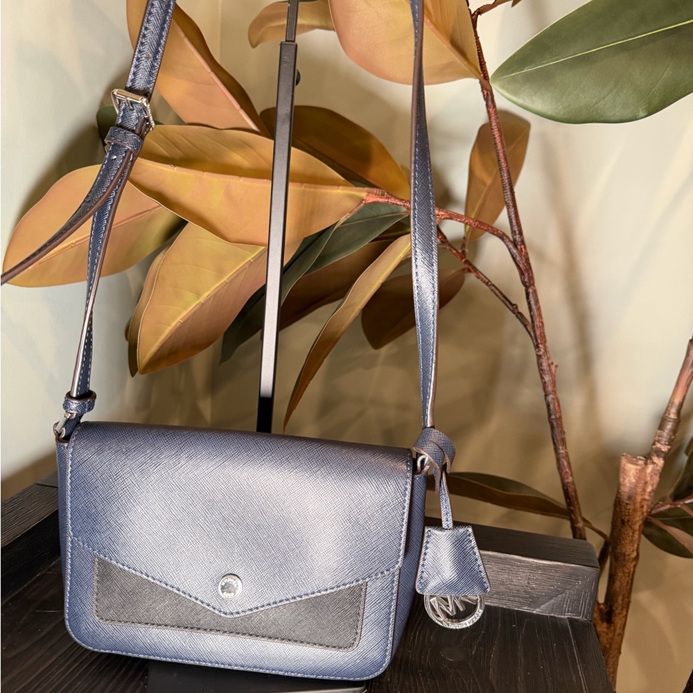 Michael Kors Greenwich Saffiano Bag